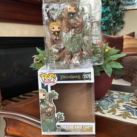 FUNKO SUPER POP! THE LORD OF THE RINGS SUPER TREEBEARD WITH MERRY & PIPPIN 1579 - Picture 8 of 15